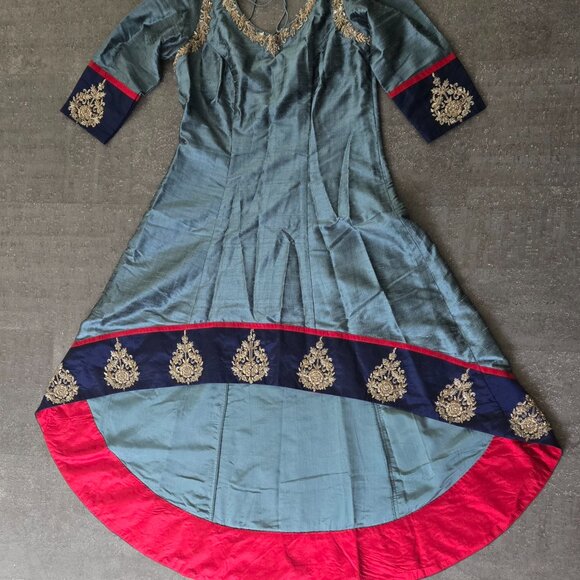 Silk High/Low Top - Picture 4 of 5